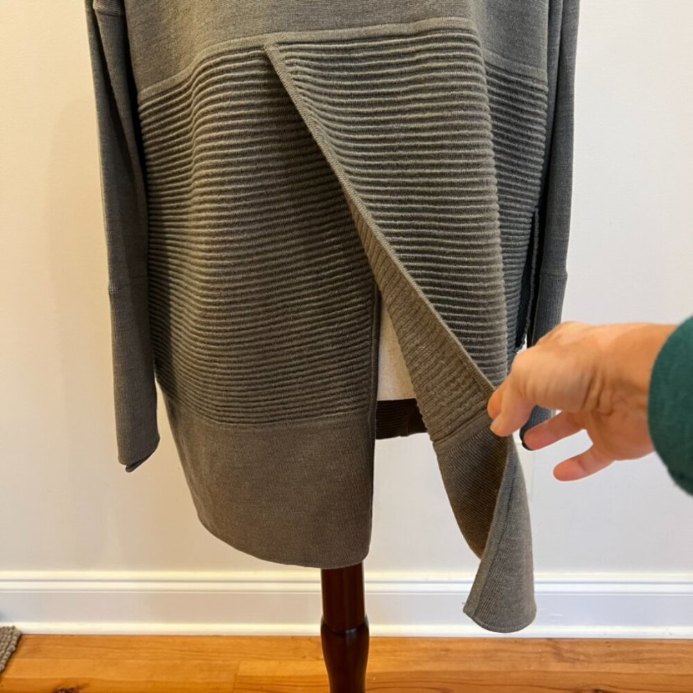 Lululemon Sit In Lotus Wrap II Cardigan Womens 6 Green Merino Wool Yoga Sweater - Picture 7 of 16